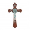 Crucifix bois Christ et médaille Saint Benoît argentée 15 cm