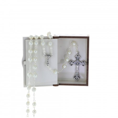Communion rosary with a wood box
