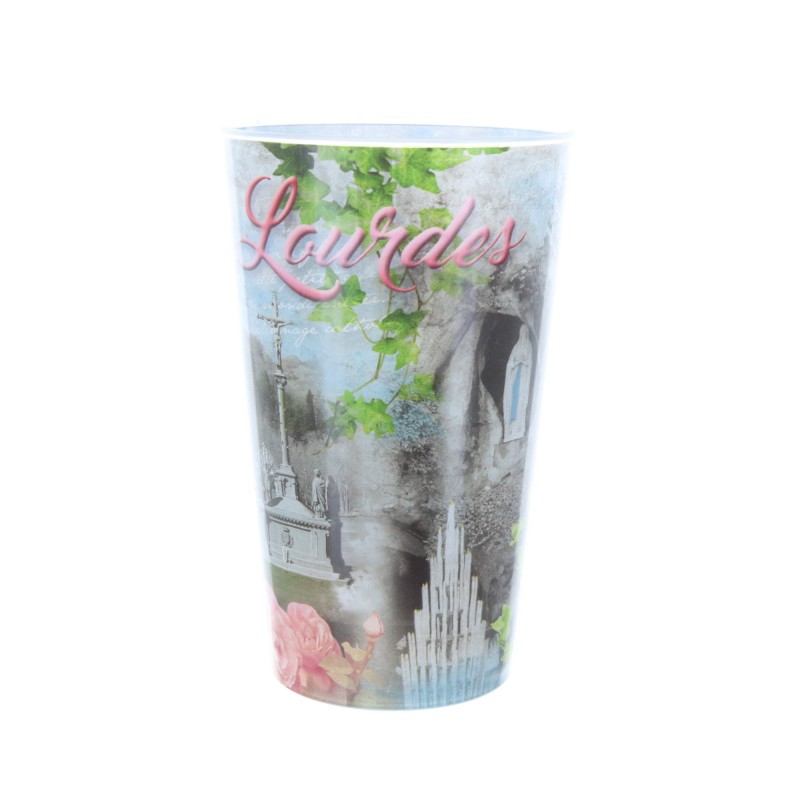Bicchiere plastico e viste di Lourdes