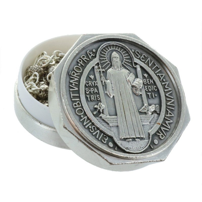 Chapelet de Saint Benoit en métal avec une boîte Chapelet de Saint Benoit en métal avec une boîte