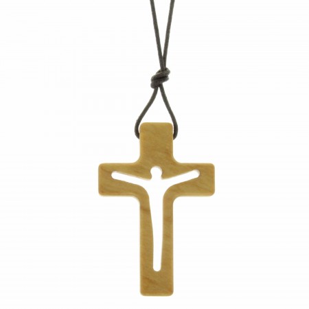 Collier religieux avec une croix en bois d'olivier ajourée