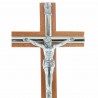 Crucifix sur socle en bois avec le Christ en métal 16cm