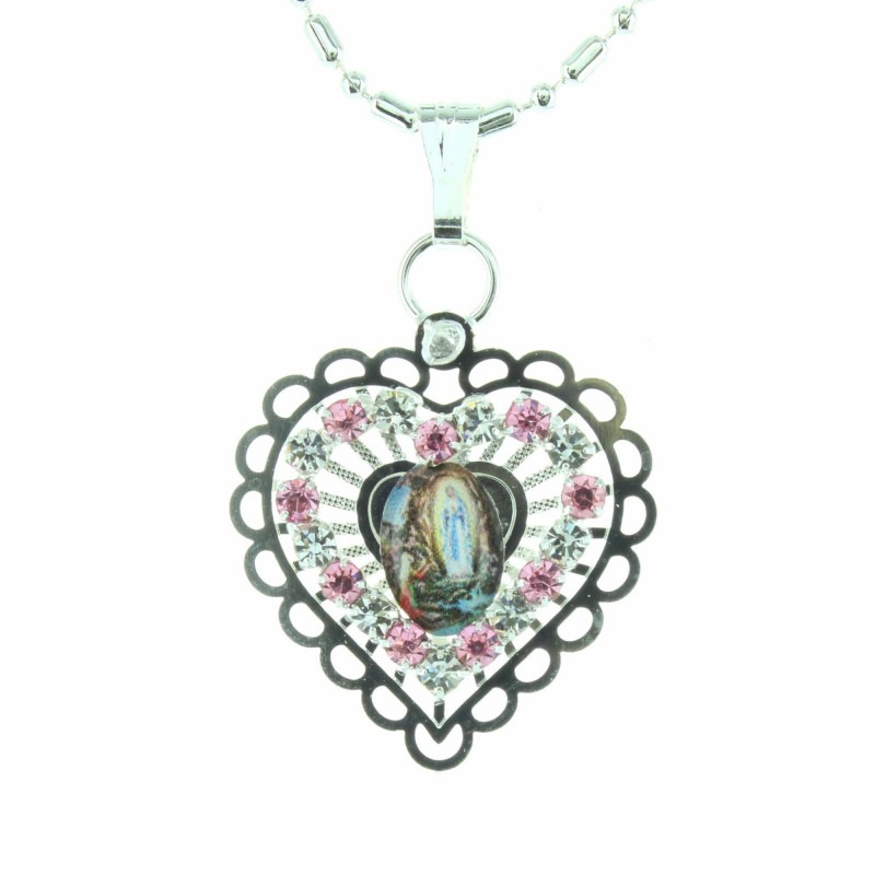 Collier argenté avec un pendentif en coeur de l'Apparition de Lourdes