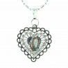 Collier argenté avec un pendentif en coeur de l'Apparition de Lourdes