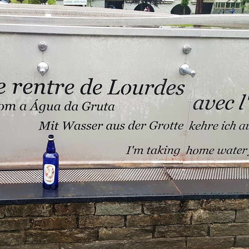 Bouteille plastique bleue Apparition de Lourdes avec 1L d'eau de Lourdes