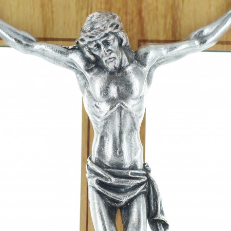 Crocifisso trilobato con un Cristo d'argento