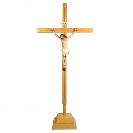 Crucifix avec Christ en résine sur socle en bois 83cm