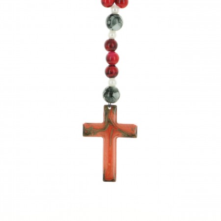 Chapelet en verre avec grains colorés et croix bariolée
