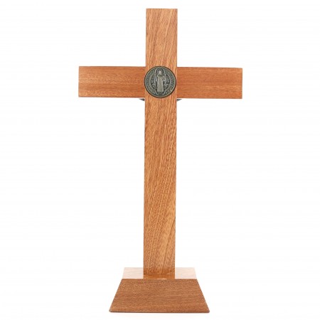 Crocifisso in legno decorato con la medaglia di San Benedetto 30 cm