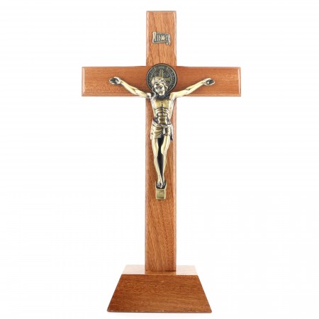 Crucifix en bois décoré de la médaille de Saint Benoît 30cm