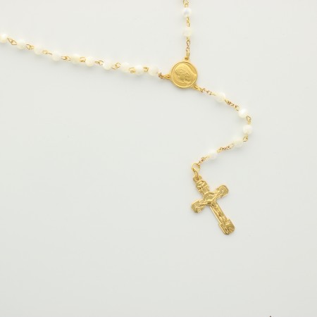 Chapelet plaqué or avec grains en perles de nacre