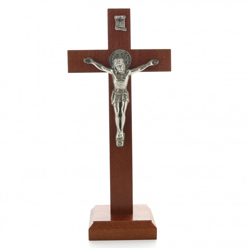 Crucifix Saint Benoît avec Christ argenté 16 cm