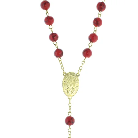 Chapelet en pierres corail avec chaîne dorée et boîte