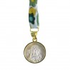 Collier en tissu vert avec médaille d'ange nacrée