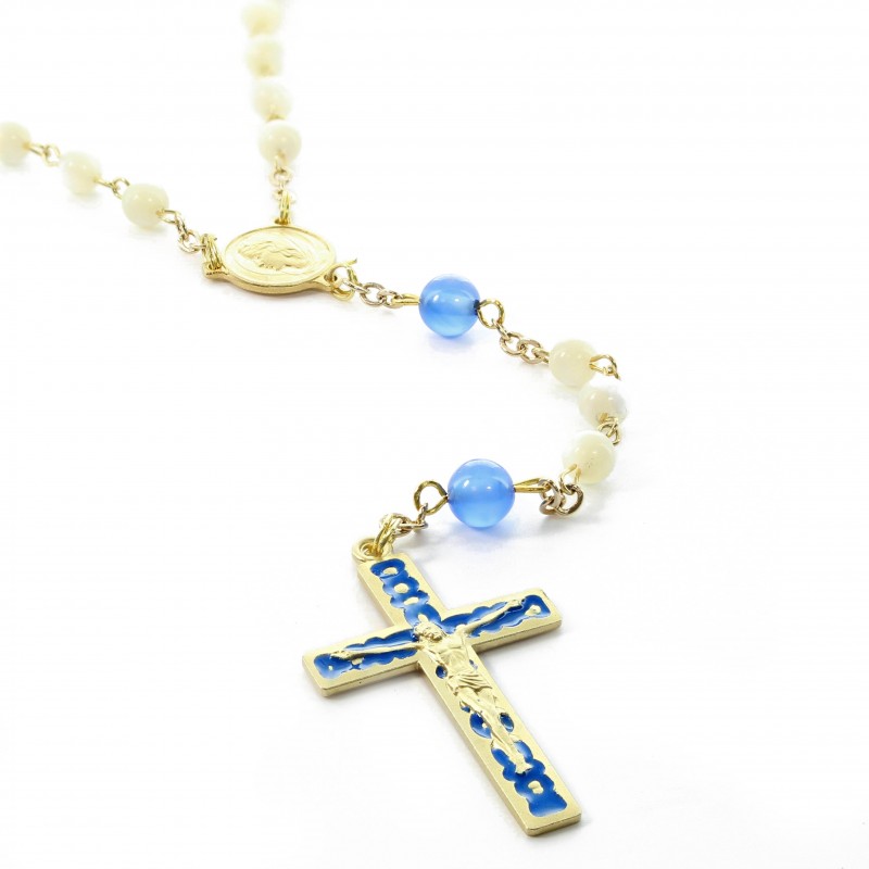 Chapelet doré en nacre et pierres 6mm avec une croix émaillée