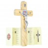 Crocifisso di San Benedetto di legno di ulivo e medaglia colorata