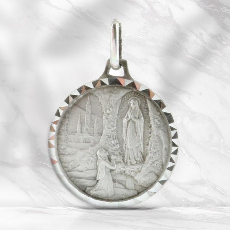 Médaille ronde en Argent avec l'Apparition de Lourdes 18mm