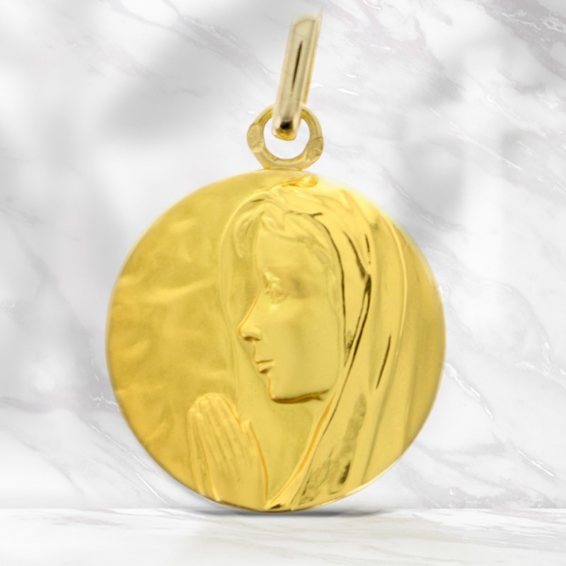 Medal of the praying Virgin in gold 18mm