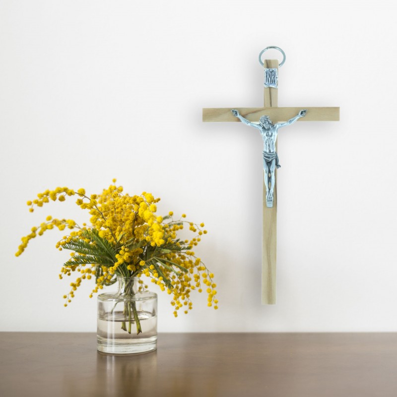 Crucifix en bois d'olivier avec un Christ argenté 13cm