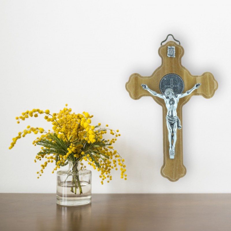 Crucifix de Saint Benoît en bois d'olivier 10cm