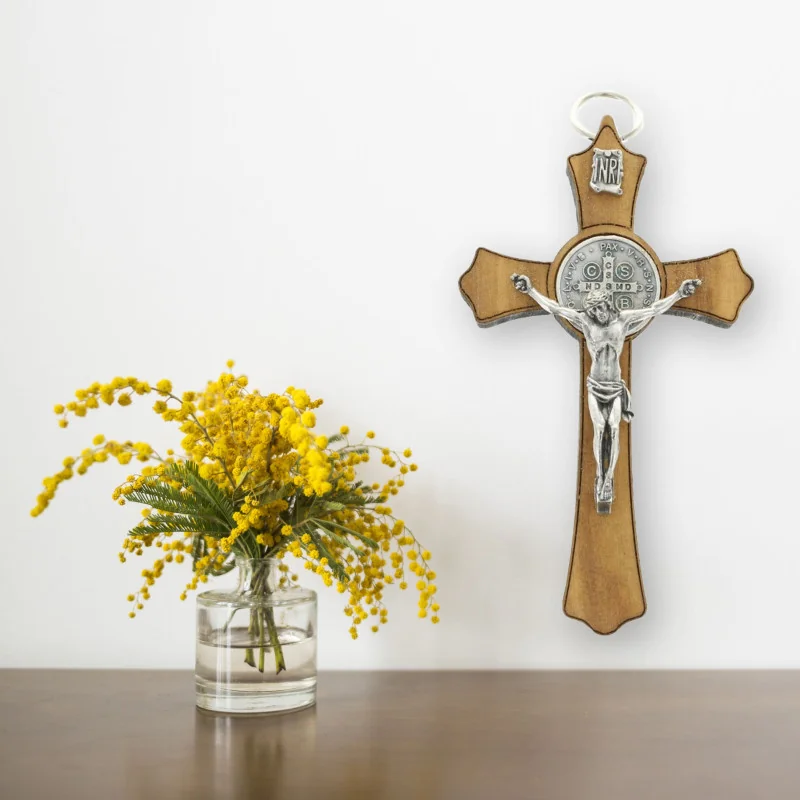 Crucifix de Saint Benoît et livret explicatif