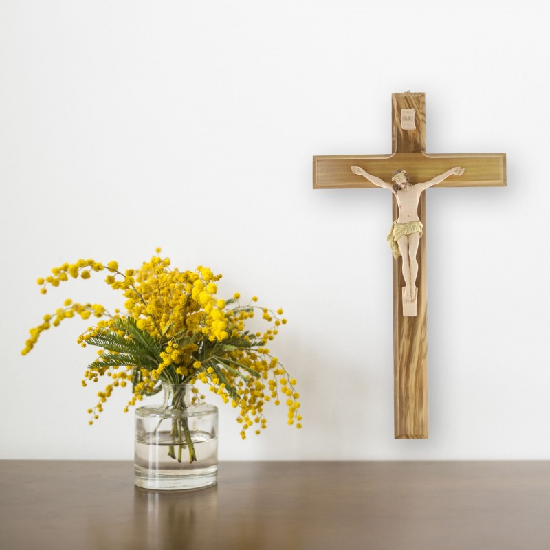 Crucifix en bois d'olivier avec Christ en résine 50 cm