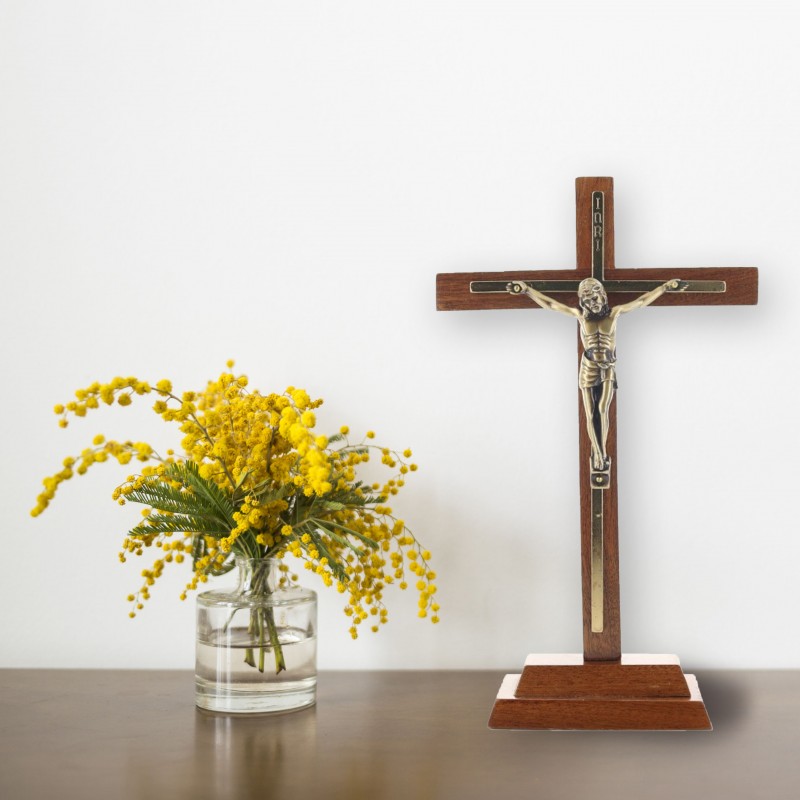 Crucifix en bois avec Christ en Métal Doré 27 cm