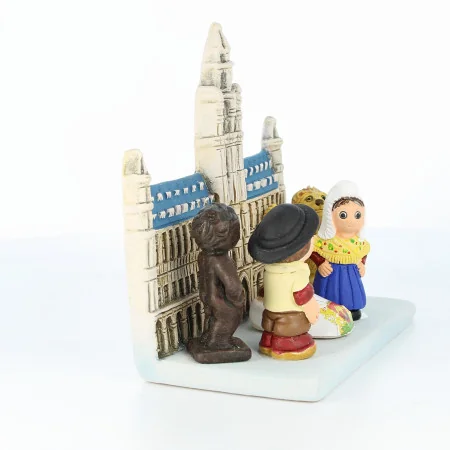 Crèche Belgique en céramique 8x7cm