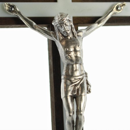 Croix du Christ en bois et métal argenté 16cm