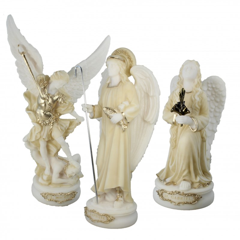 Set di 3 statue di arcangelo in alabastro