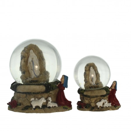 Boule à neige de Notre Dame de Lourdes avec Bernadette de 9,5cm