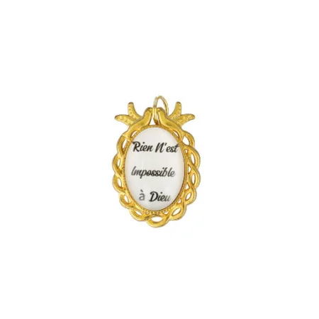 Gold pendant of the Sacred Heart of Jesus with quote