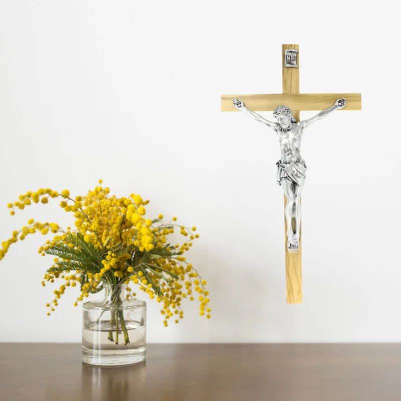 Crocifisso in legno d'ulivo e Cristo in metallo 33cm