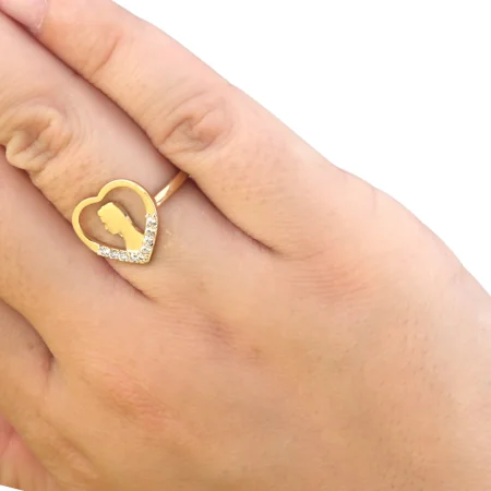Anello traforato placcato oro con la Vergine Maria di profilo e strass