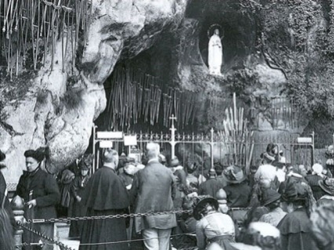 Confessions at Lourdes - A Moment of Reconciliation and Peace