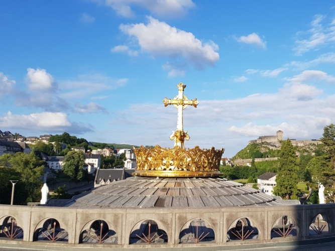 Chemin de Compassion à Lourdes : Un Parcours de Consolation et d'Espérance