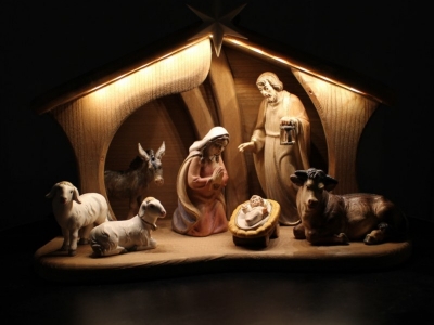 L'Art de la Crèche : Un Tour du Monde des Représentations de la Nativité