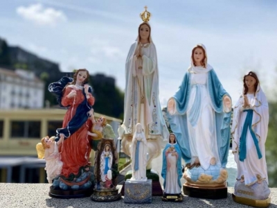 The different statues of the Virgin Mary at the Palais du Rosaire